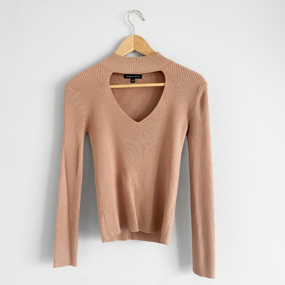 Kendall & Kylie Beige/Tan Keyhole Turtleneck Classic Long-Sleeve Sweater Shirt